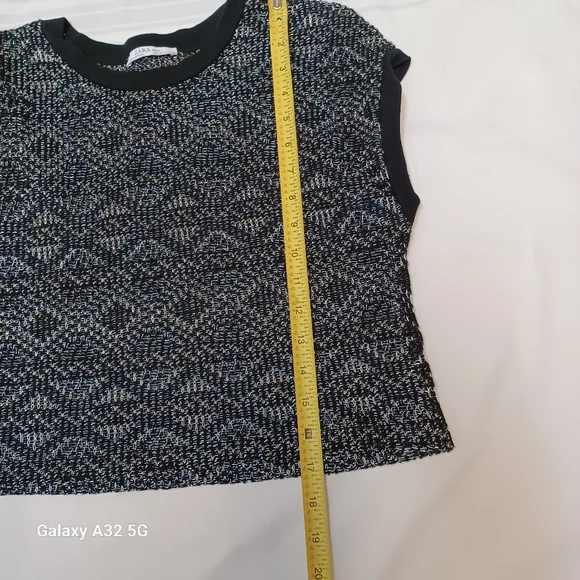 Zara Women Sz S Black and Gray Patterned Crop Top The label is missing, look at - Picture 11 of 12